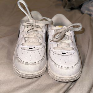 Toddler nike girl sneakers
